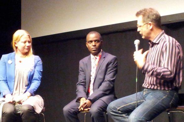 Panelet med Frank Mugisha i midten og Helle Jacobsen, Amnesty International, og Adrian Hughes. Foto: Dijana Dix Omerbasic