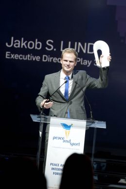 Jakob Silas Lund takker for hæderen