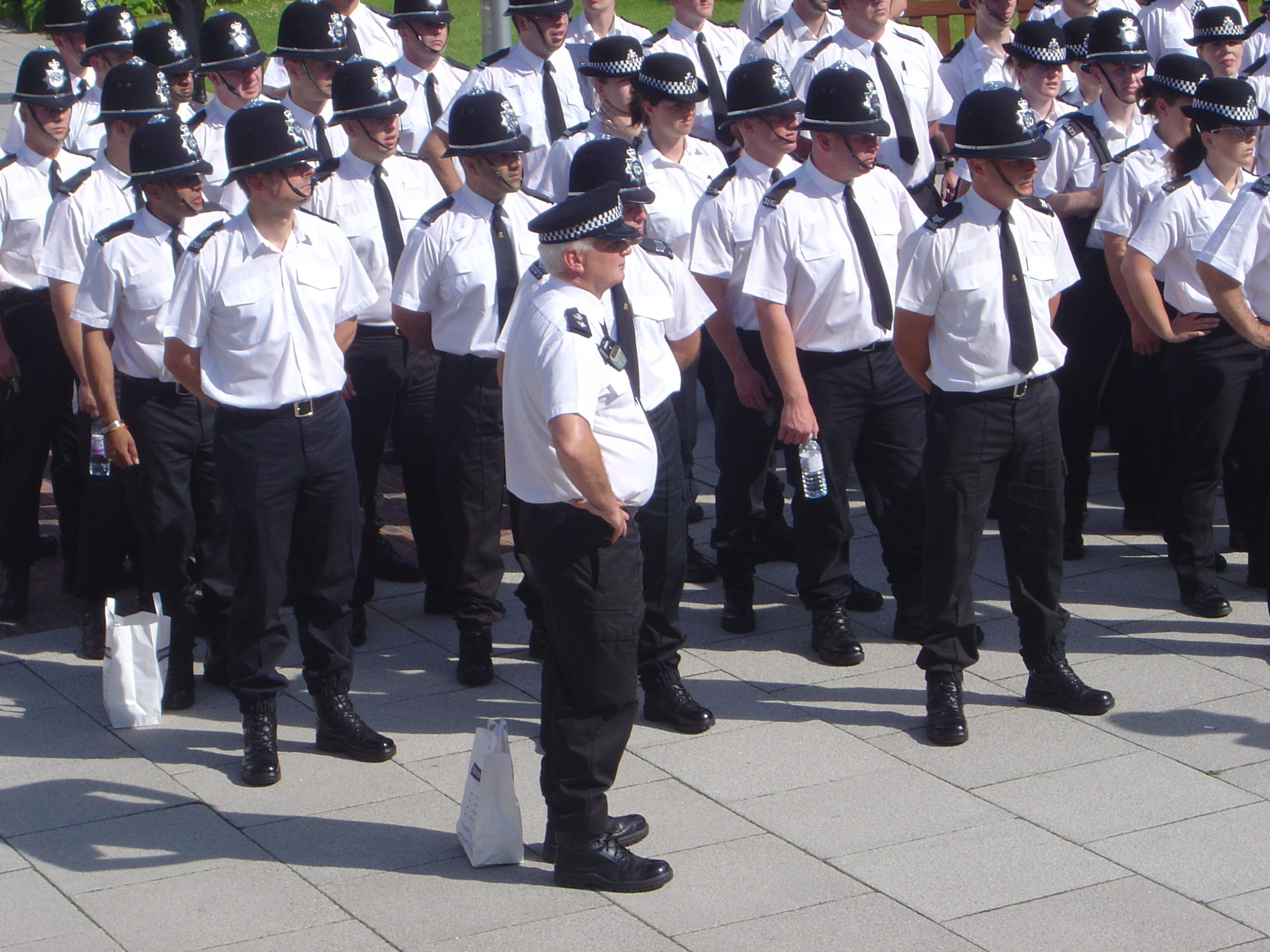 edinburgh_g8_police_group_dsc05042