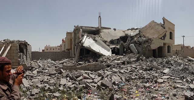 640px-destroyed_house_in_the_south_of_sanaa_12-6-2015-1