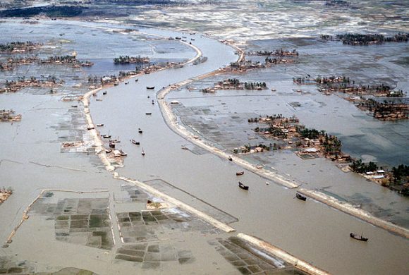 640px-flooding_after_1991_cyclone_val_gempis_usaf