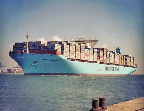 maersk_mc-kinney_moeller_passing_port_said_in_the_suez_canal_on_its_maiden_voyage