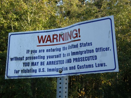 1200px-us-border-notice