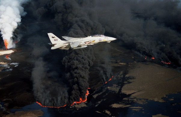 f-14a_vf-114_over_burning_kuwaiti_oil_well_1991