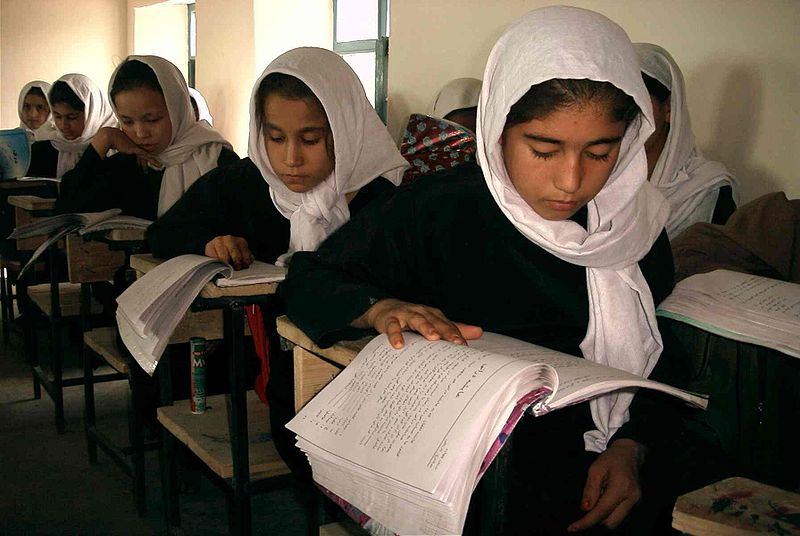 800px-young_female_students_at_samangan_afghanistan_wiki