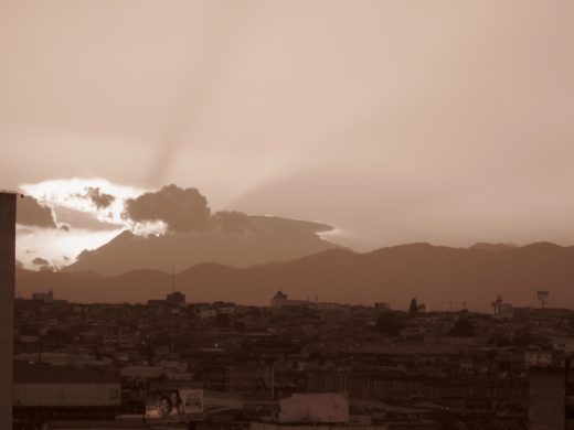 solnedgang_over_guatemala_city_januar_2017_foto_claudia_pujol_rosenlund