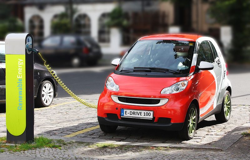 800px-electric_car_recharging