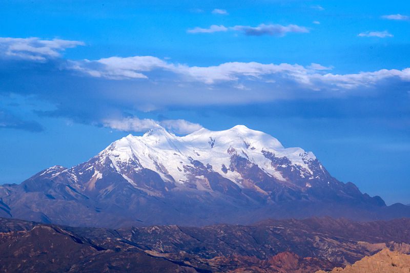 illimani_la_paz_april_2014