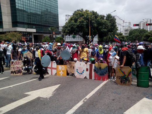 escuderos_medics_march_venezuela_2017
