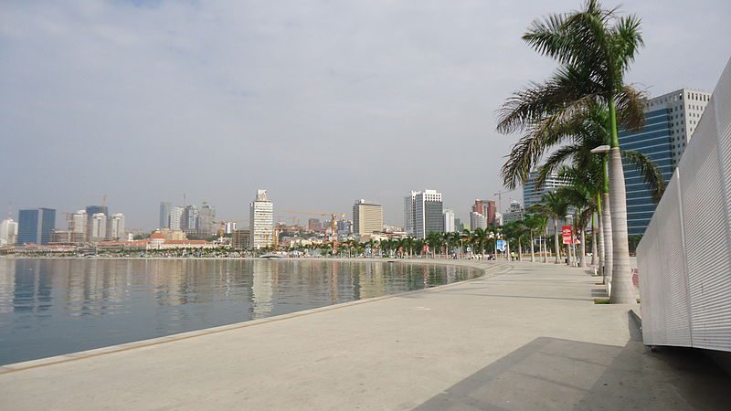 marginal_avenida_4_de_fevreiro_luanda_march_2013_04