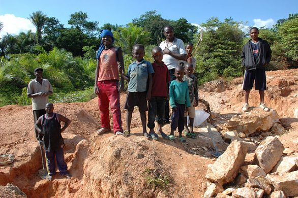640px-child_labor_artisan_mining_in_kailo_congo