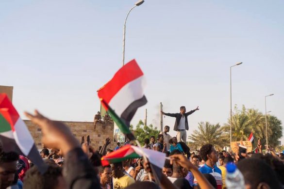 sudanese_protestors_chanting
