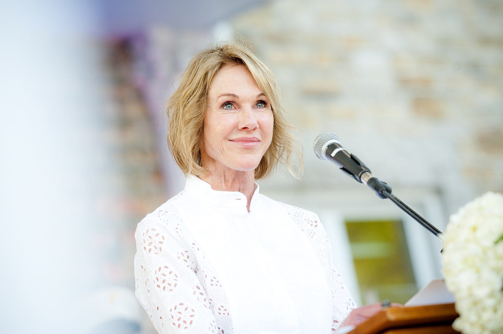 kelly_knight_craft_speaking_at_independence_day_celebration_43589702801