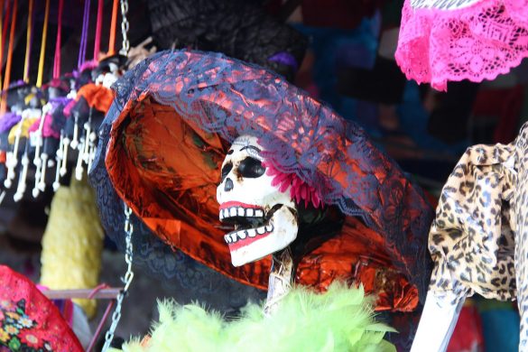 1599px-catrina_-_dia_de_los_muertos_in_tijuana_5462