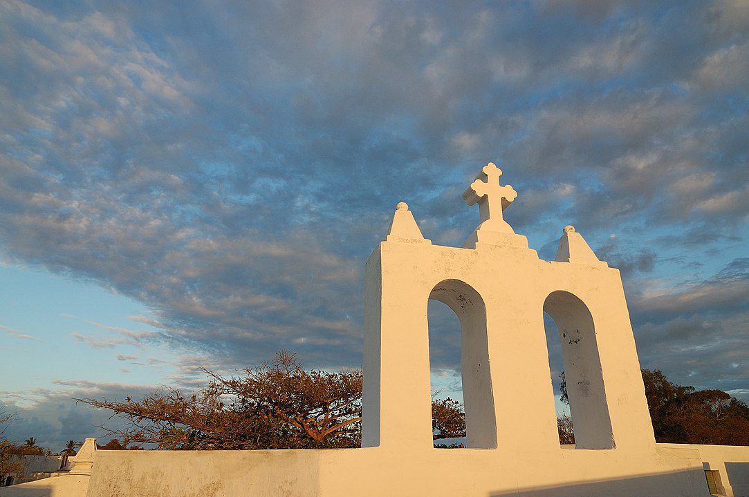 1083px-fortaleza_de_sao_joao_batista_do_ibo-capela