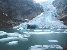 briksdal-climate-change-norway