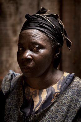 Doku er fra det hårdt pressede baka-folk, der betaler en høj pris for verdenssamfundets hunger efter tømmer. Foto: Anders Rye Skjoldjensen